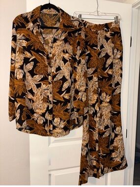 PRETTYLITTLETHING Two-Piece Pant and Top Leaf Print Brown Cream Set Size 4/6